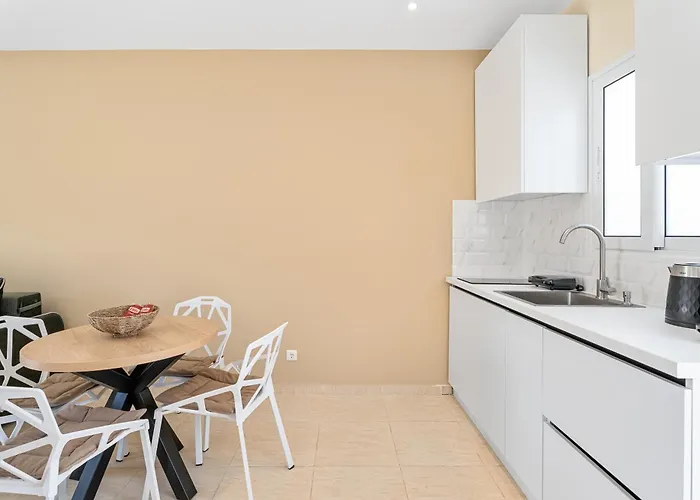 מלון דירות Nk 3*