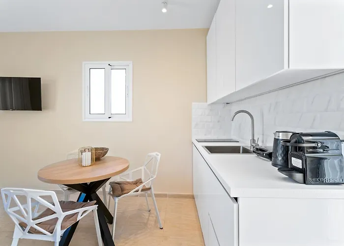 Nk מלון דירות 3*